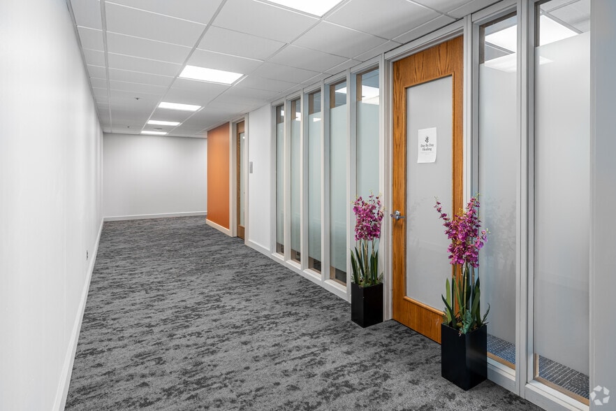 More Photos Of 112 W Center St, Fayetteville Office For Sale