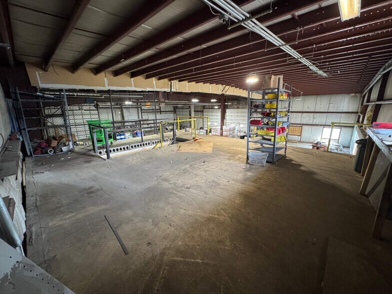 More Photos Of 6730 Pickard Dr, Syracuse Service For Lease