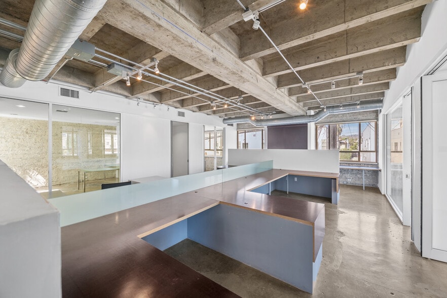 More Photos Of 6363 Wilshire Blvd, Los Angeles Loft Creative Space For Lease