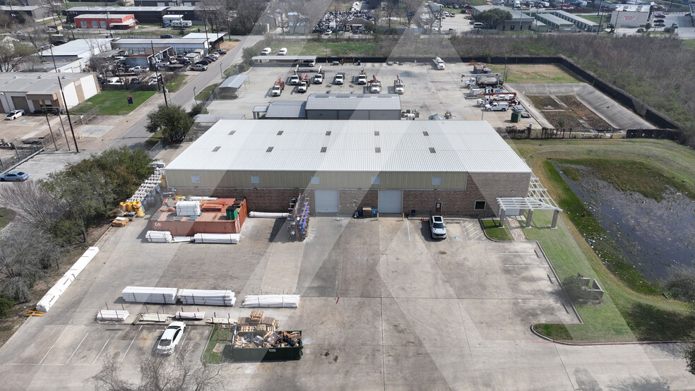 More Photos Of 9424 W Little York Rd, Houston Warehouse For Lease