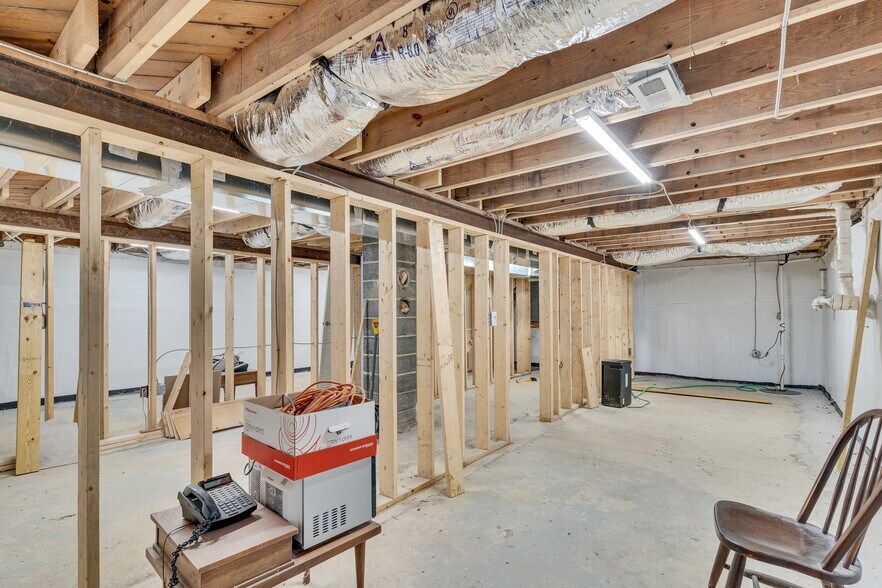 More Photos Of 9279 Kings Hwy, King George Loft Creative Space For Sale