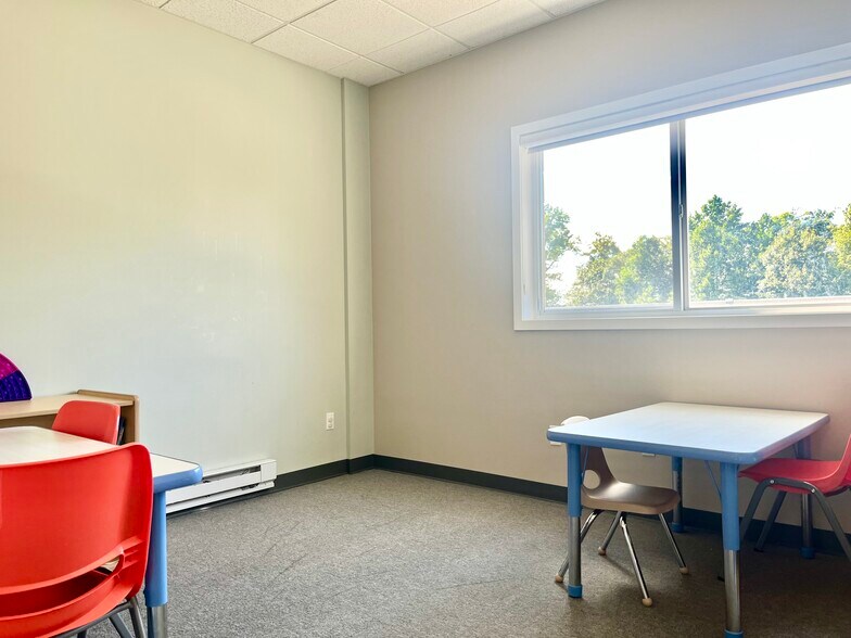 More Photos Of 100 Corporate Dr, Trumbull Office For Lease