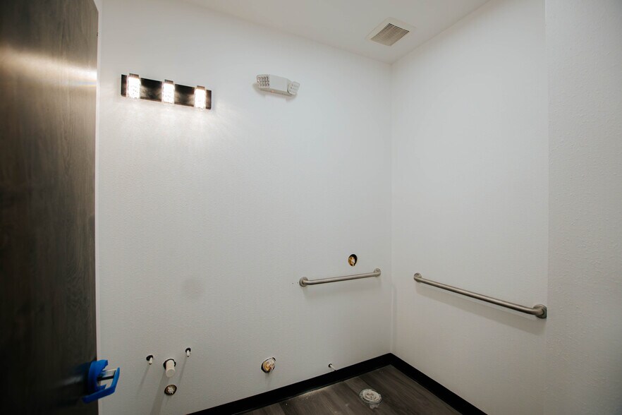 More Photos Of 160 Alto Mesa dr, El Paso Healthcare For Lease