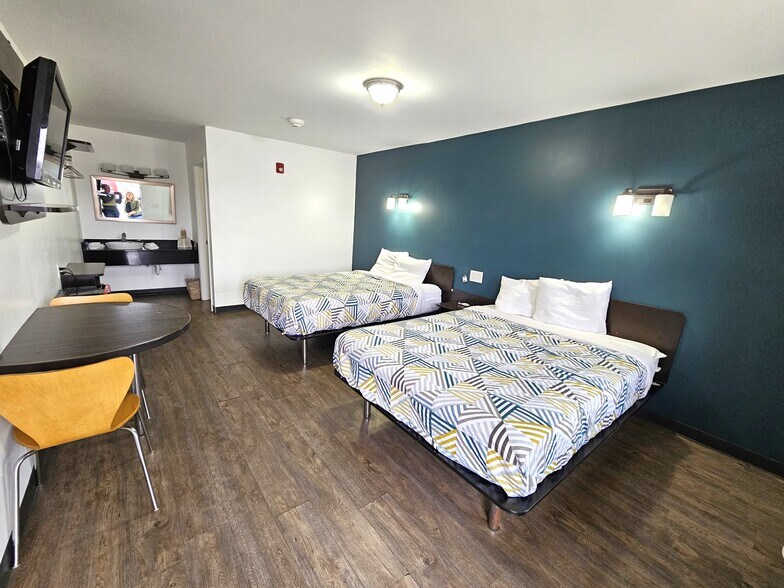 More Photos Of 1920 Bob Griffin Rd, Cameron Hotel For Sale