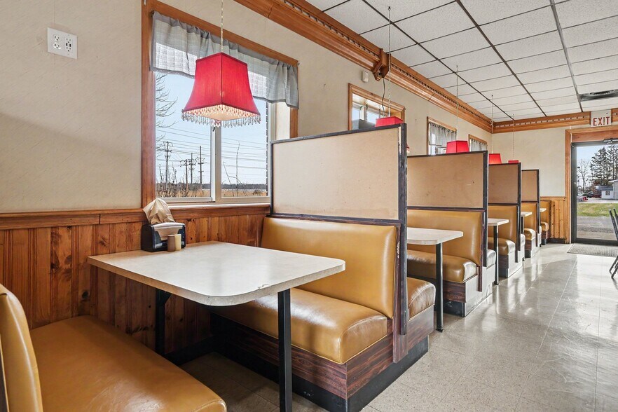 More Photos Of 552 Rt-104, Ontario Restaurant For Sale