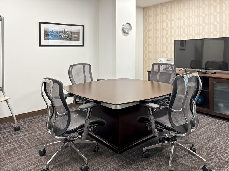 More Photos Of 7272 E Indian School Rd, Scottsdale Office For Lease