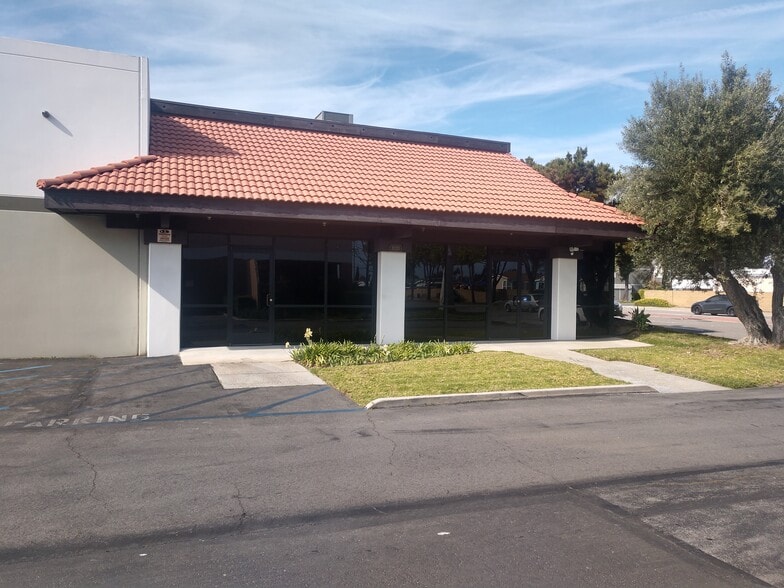 More Photos Of 3020 S Fairview St, Santa Ana Industrial For Sale