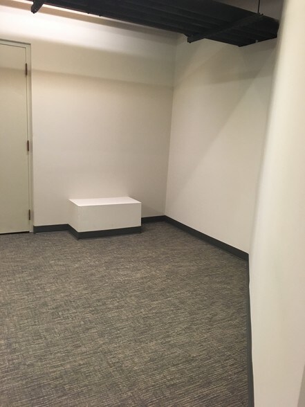 More Photos Of 670 N Commercial St, Manchester Apartments For Lease