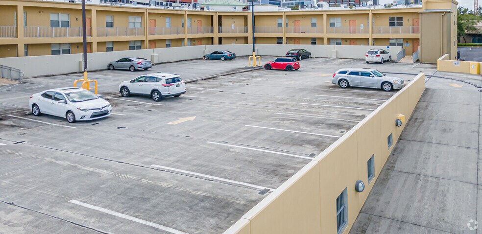 More Photos Of 2902 N Orange Ave, Orlando Apartments For Lease