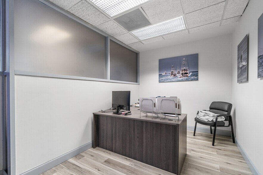 More Photos Of 112-120 US Highway 1, Tequesta Medical For Sale