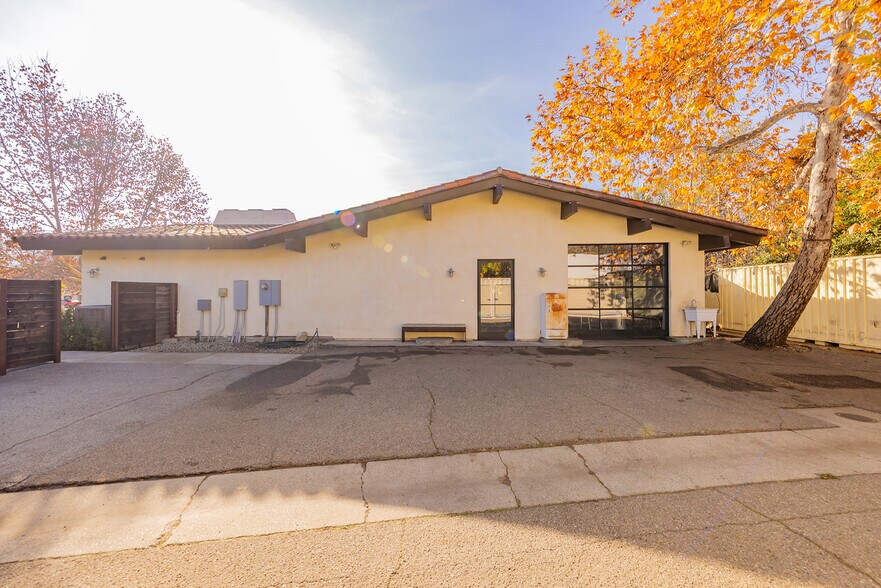More Photos Of 110 W Ojai Ave, Ojai Storefront Retail Office For Sale