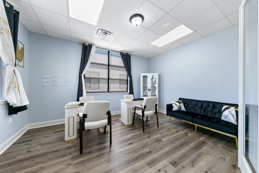 More Photos Of 8118 Fry Rd, Cypress Medical For Lease