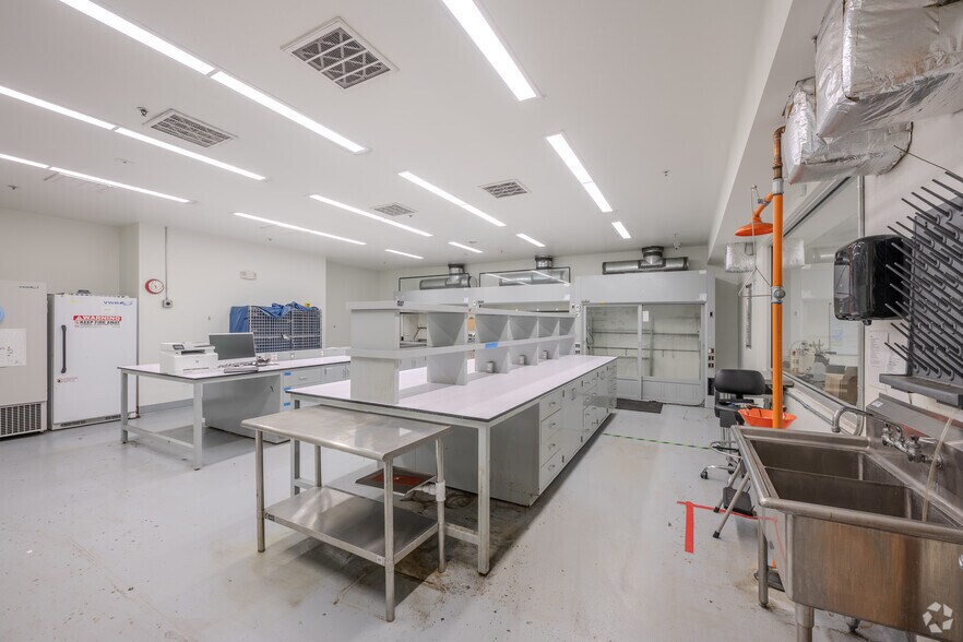 More Photos Of 1320 #1 9th St, Berkeley Industrial For Sale