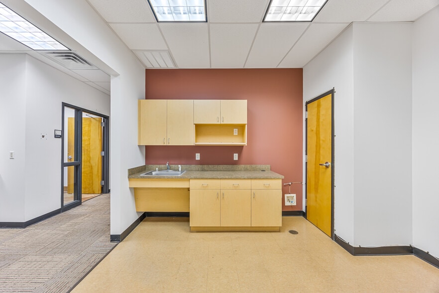 More Photos Of 5500 Murrell Rd, Melbourne Office For Sale