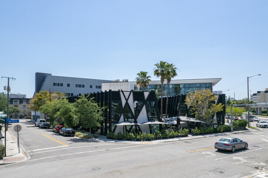 More Photos Of 5958 S Dixie Hwy, South Miami Restaurant For Lease