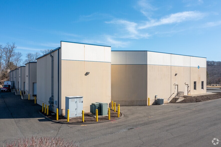 More Photos Of 7 Francis J Clarke Cir, Bethel Manufacturing For Lease