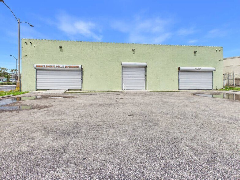 More Photos Of 3221 NW 79th St, Miami General Retail For Sale