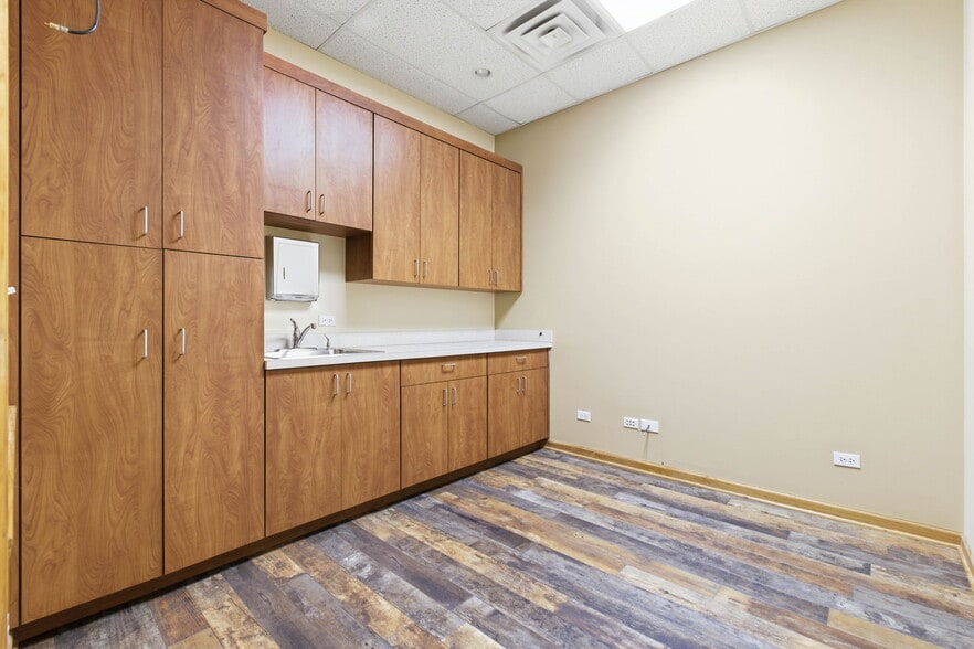 More Photos Of 2505-2507 N Halsted St, Chicago Storefront Retail Residential For Sale