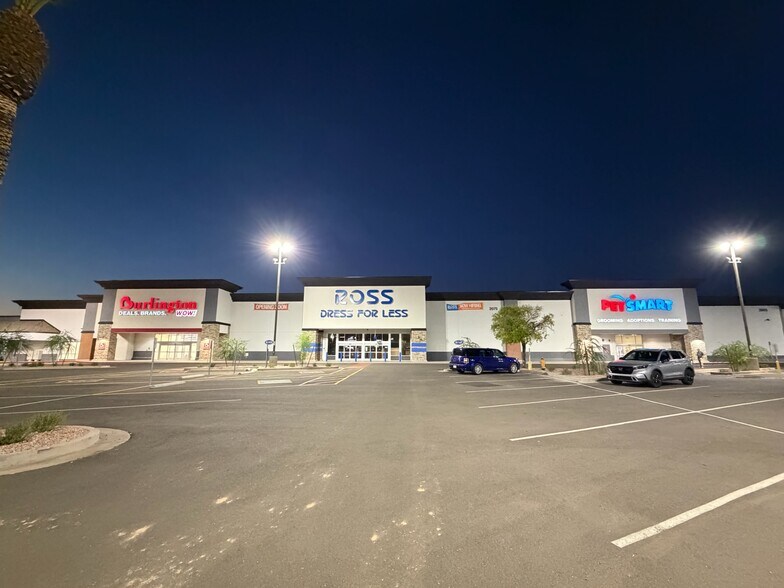 More Photos Of 2055 N Alma School Rd, Chandler Unknown For Lease