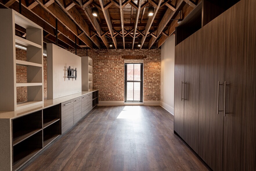 More Photos Of 901-911 Garrison Ave, Fort Smith Apartments For Lease