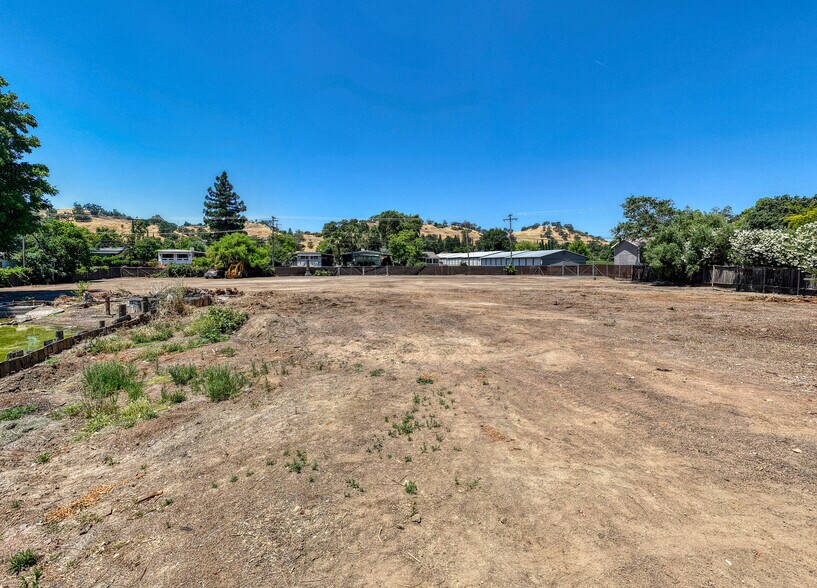 More Photos Of 4270 Lakeshore Blvd, Lakeport Land For Sale