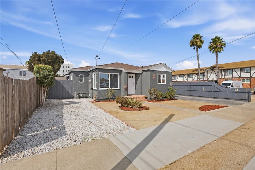More Photos Of 2304 G Ave, National City Apartments For Sale
