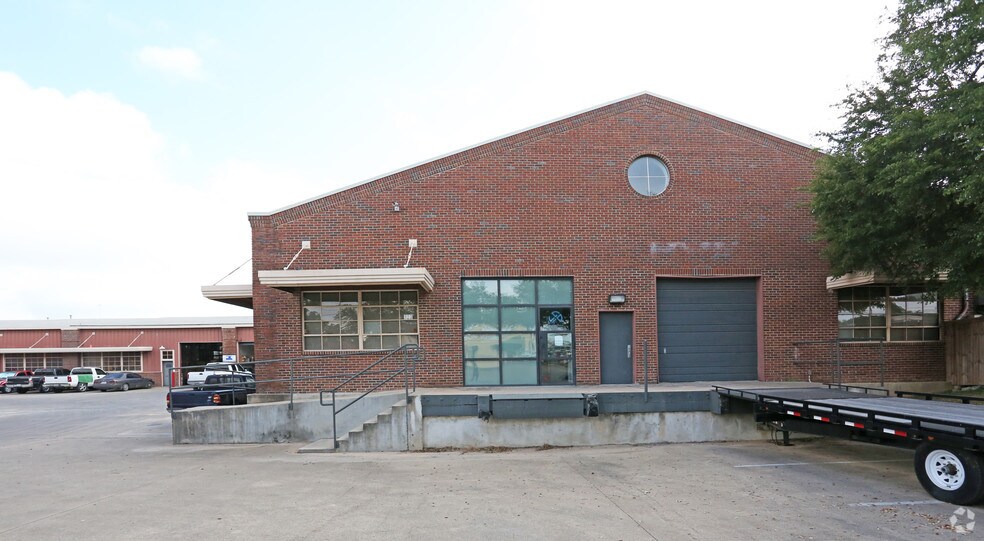 More Photos Of 4201 Congress Ave S, Austin Unknown For Lease