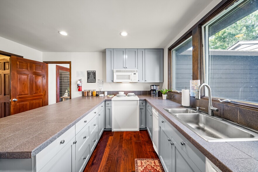 More Photos Of 8 Circle Rd, San Rafael Rehabilitation Center For Sale