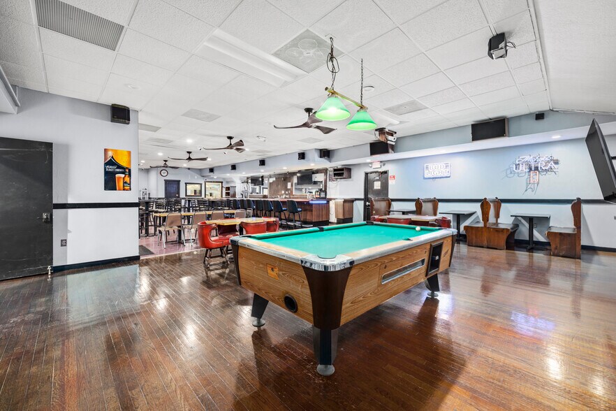 More Photos Of 8741 W Ridge Rd, Elyria General Retail For Sale