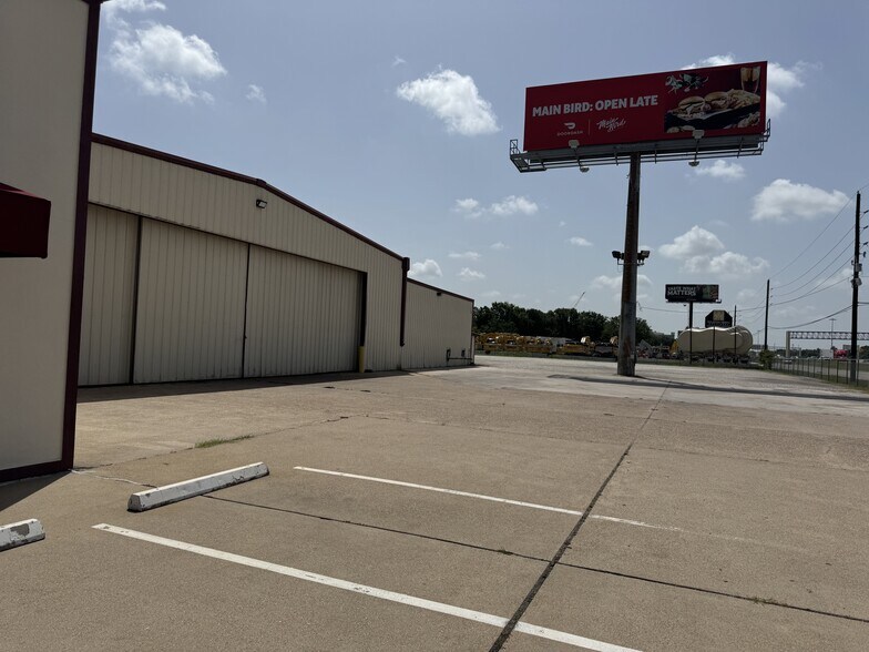 More Photos Of 21706 Northwest Fwy, Cypress Warehouse For Sale