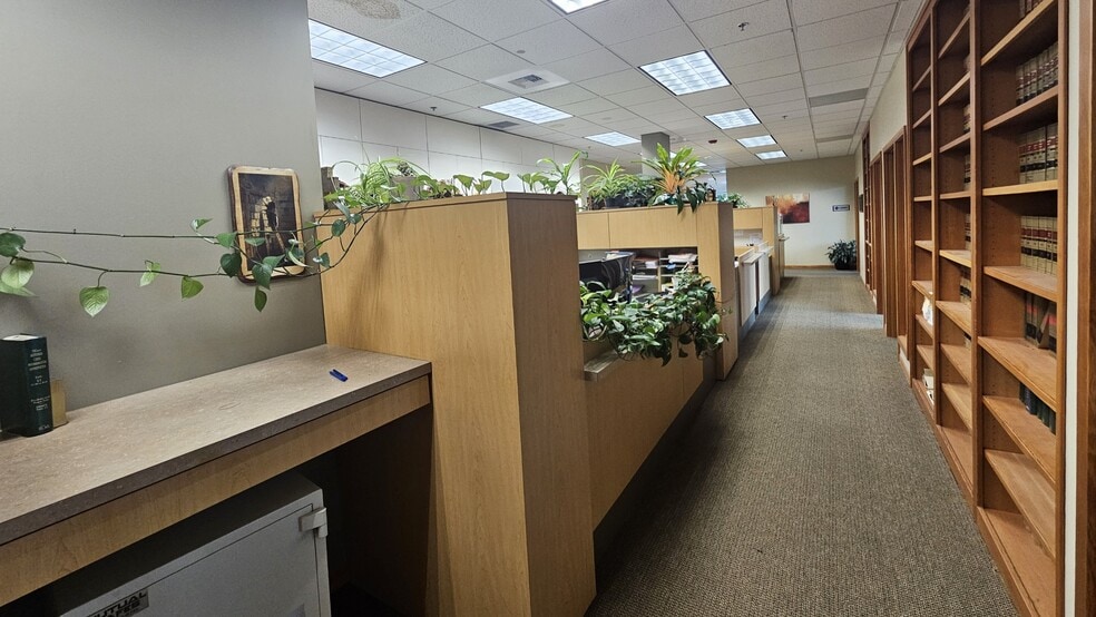 More Photos Of 1700 Hudson St, Longview Office For Lease
