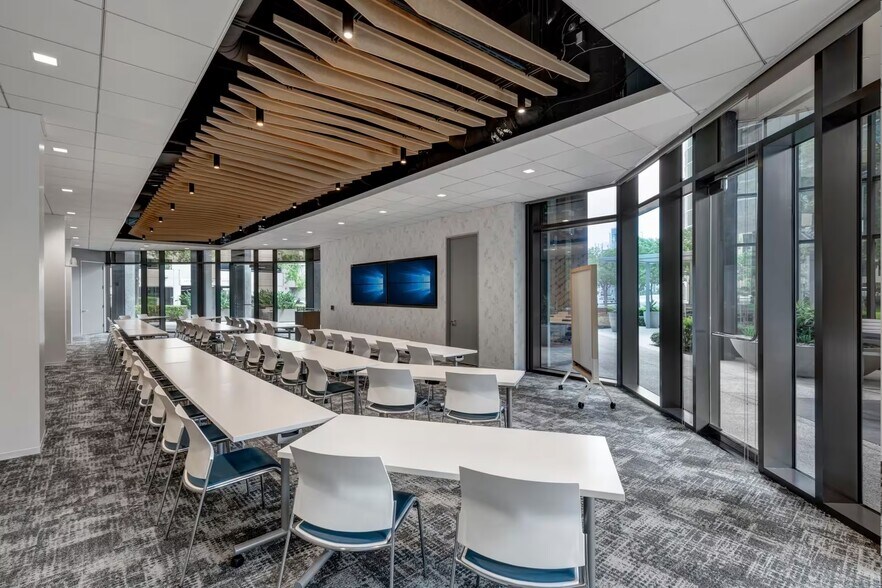 More Photos Of 4225 Executive Sq, La Jolla Coworking Space