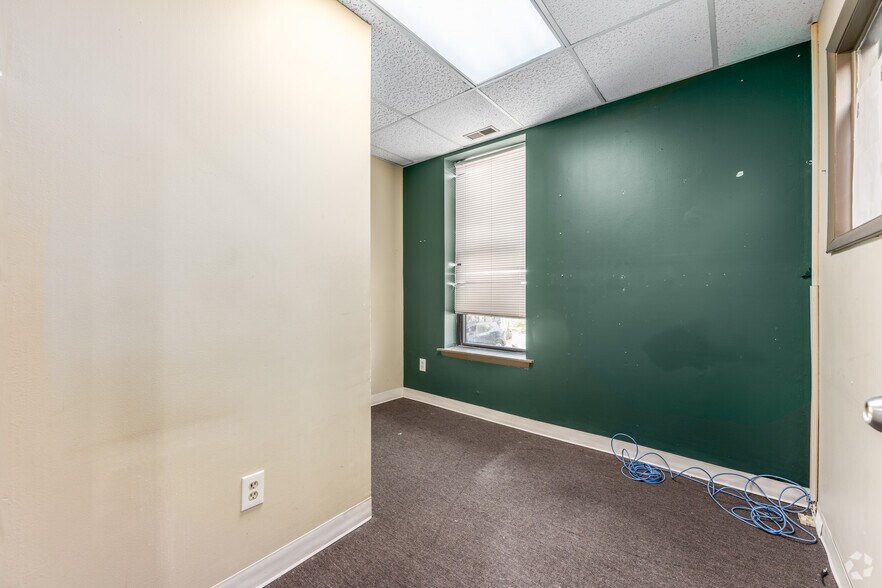 More Photos Of 211 E 25th St, Baltimore Office Residential For Sale