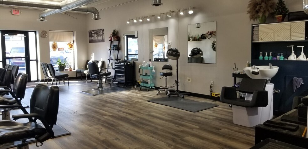 Primary Photo Of 712 University Ave W, Saint Paul Storefront For Lease