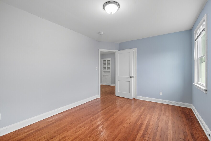 More Photos Of 3919 R St SE, Washington Apartments For Sale