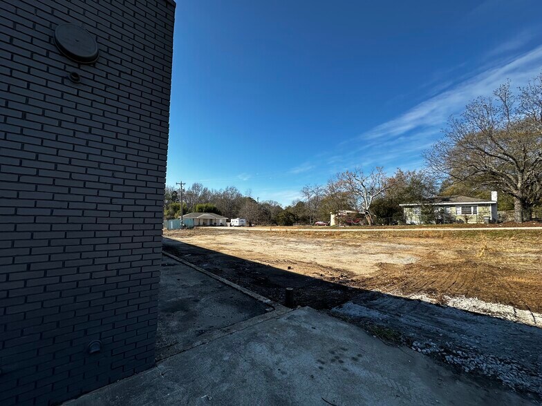 More Photos Of 2 Alva St, Greenville Warehouse For Lease