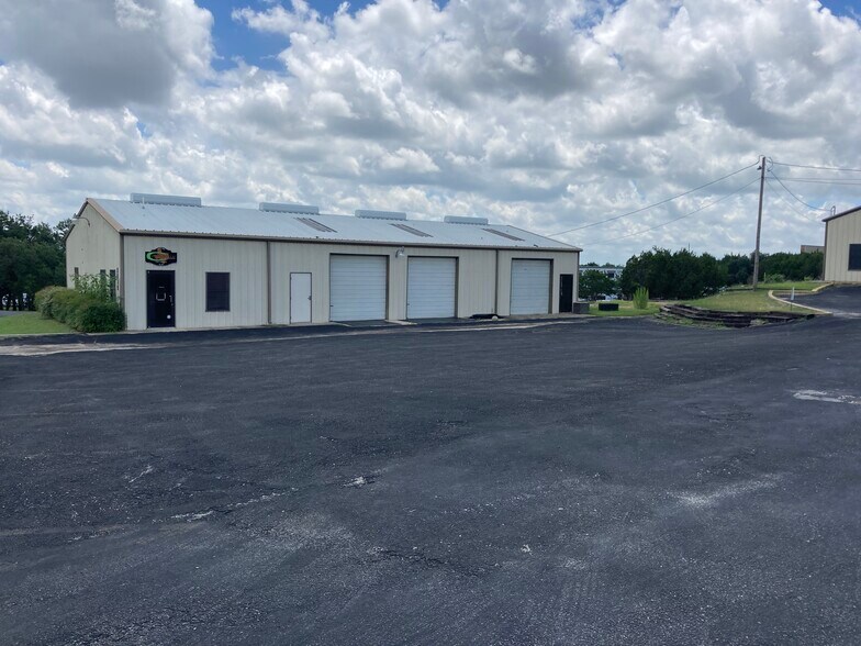 More Photos Of 9221 Highway 290 W, Austin Light Distribution For Sale