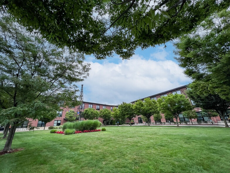 More Photos Of 313-317 Iron Horse Way, Providence Medical For Lease