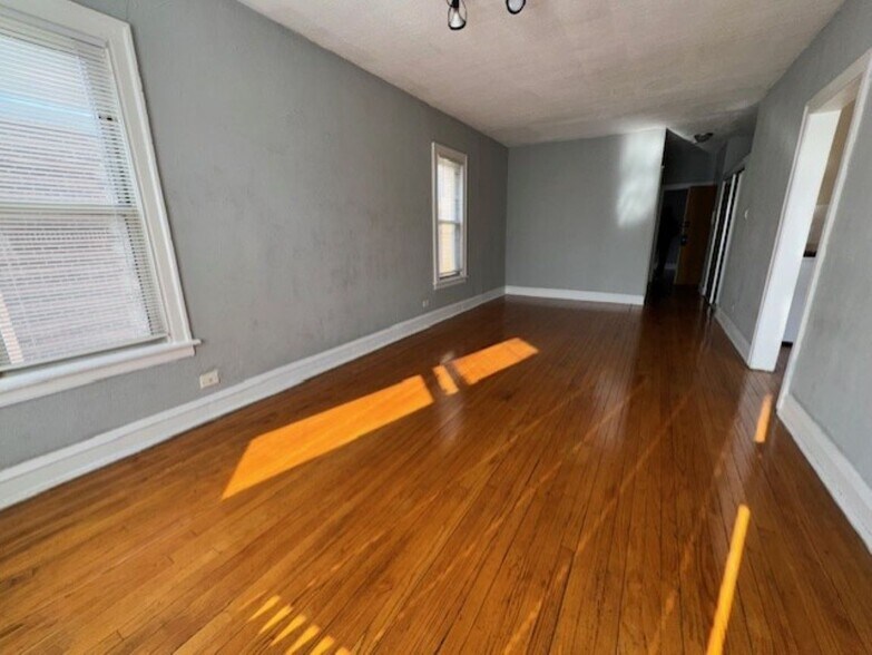 More Photos Of 7716-7718 S East End Ave, Chicago Apartments For Sale