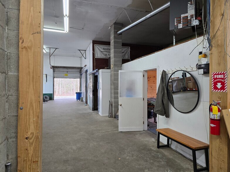 More Photos Of 1317 Federal St, Belchertown Warehouse For Sale