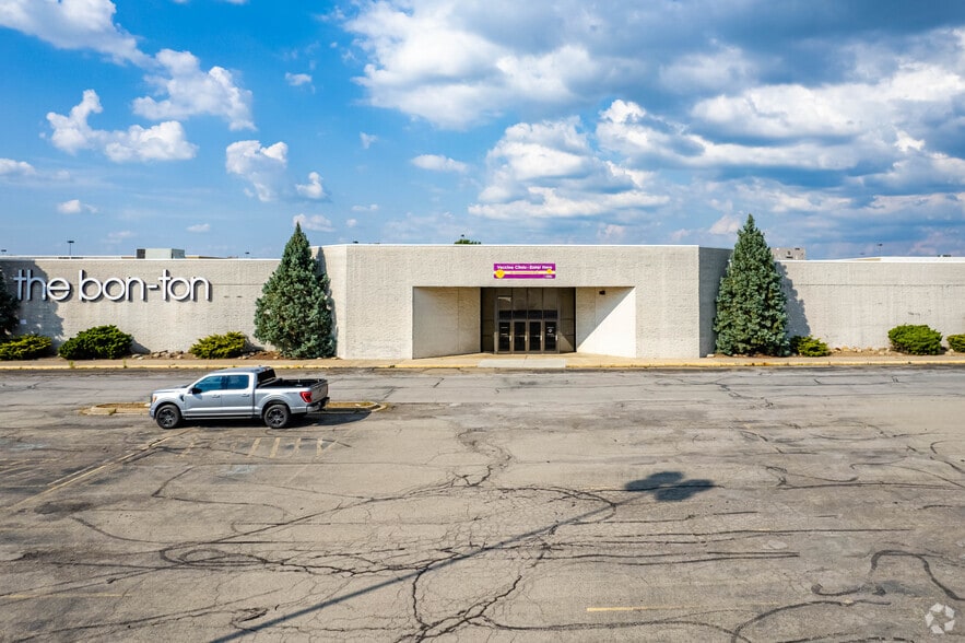 More Photos Of 6945 US Rte 322, Cranberry Department Store For Sale