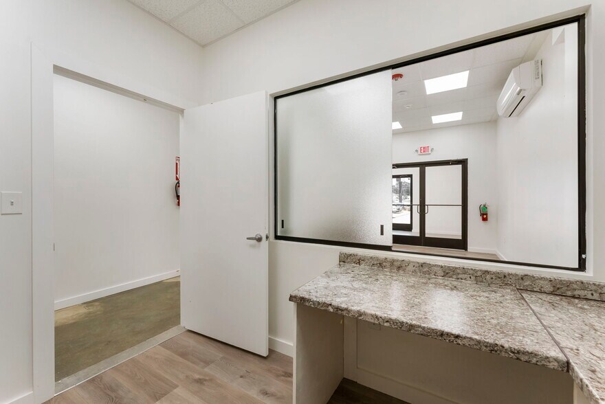 More Photos Of 26211 I-45, Spring Office For Lease