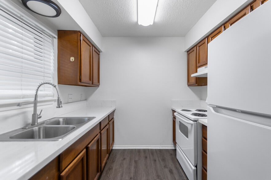 More Photos Of 1810 Bishop Rd, Bryant Apartments For Sale