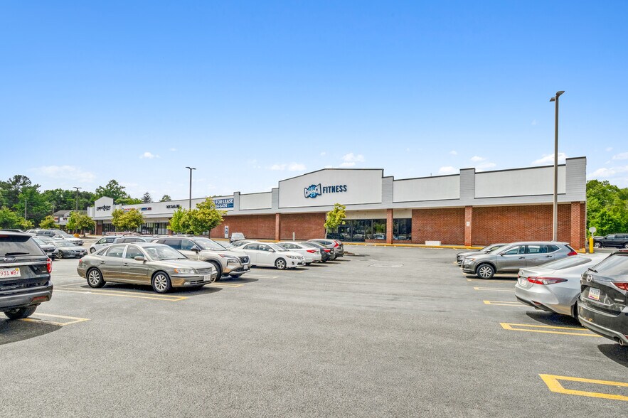 More Photos Of 238-310 Grove St, Braintree Unknown For Lease