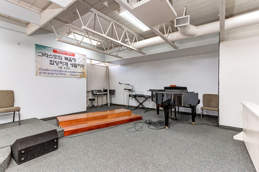 More Photos Of 2261 N Orange Olive Rd, Orange Religious Facility For Sale