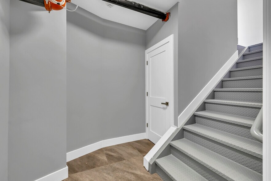 More Photos Of 533 Greenwich St, Hempstead Apartments For Lease