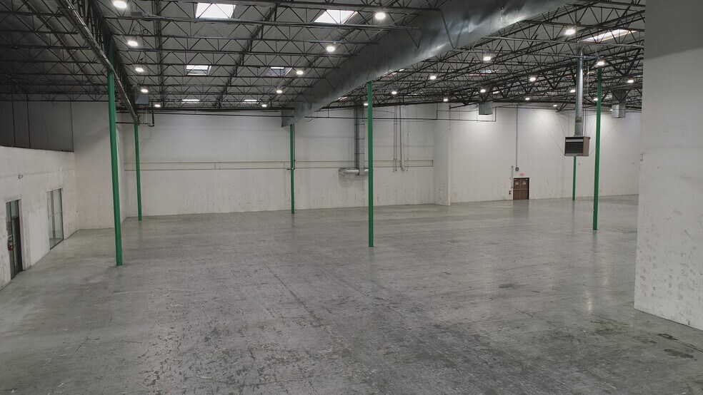More Photos Of 25000 Avenue Stanford, Valencia Warehouse For Lease
