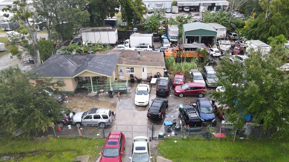 More Photos Of 655 Barry St, Orlando Auto Repair For Sale