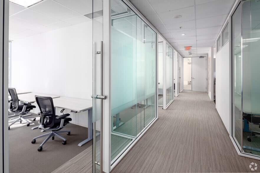 More Photos Of 333 Bay St, Toronto Office For Sale
