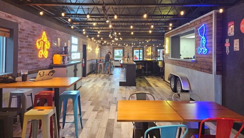 More Photos Of 1417 NE 26th St, Wilton Manors Restaurant For Lease